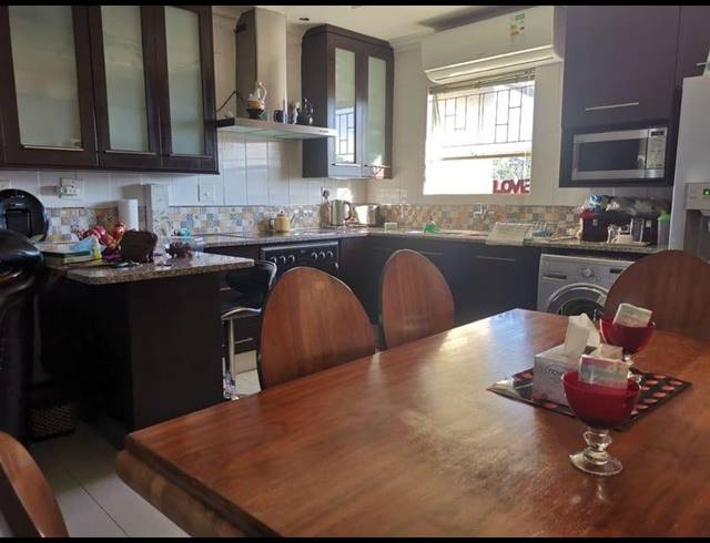 3 BEDROOM TOWNHOUSE FOR SALE IN OAKDENE